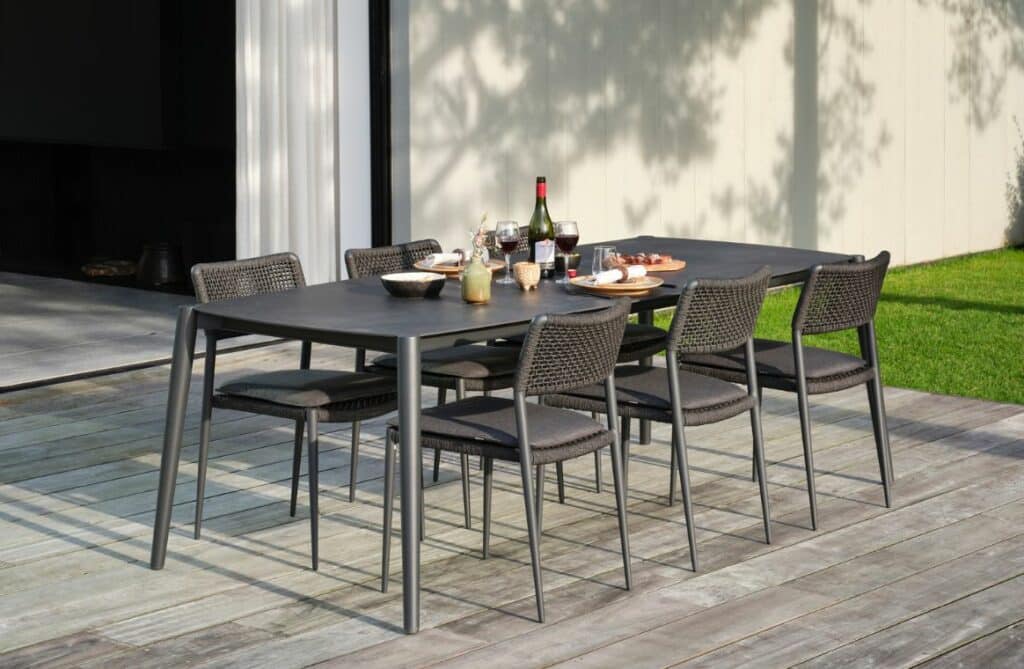 Nova Design & Build - Masa Dining 292x104 cm - ICON - Lava - Setting
