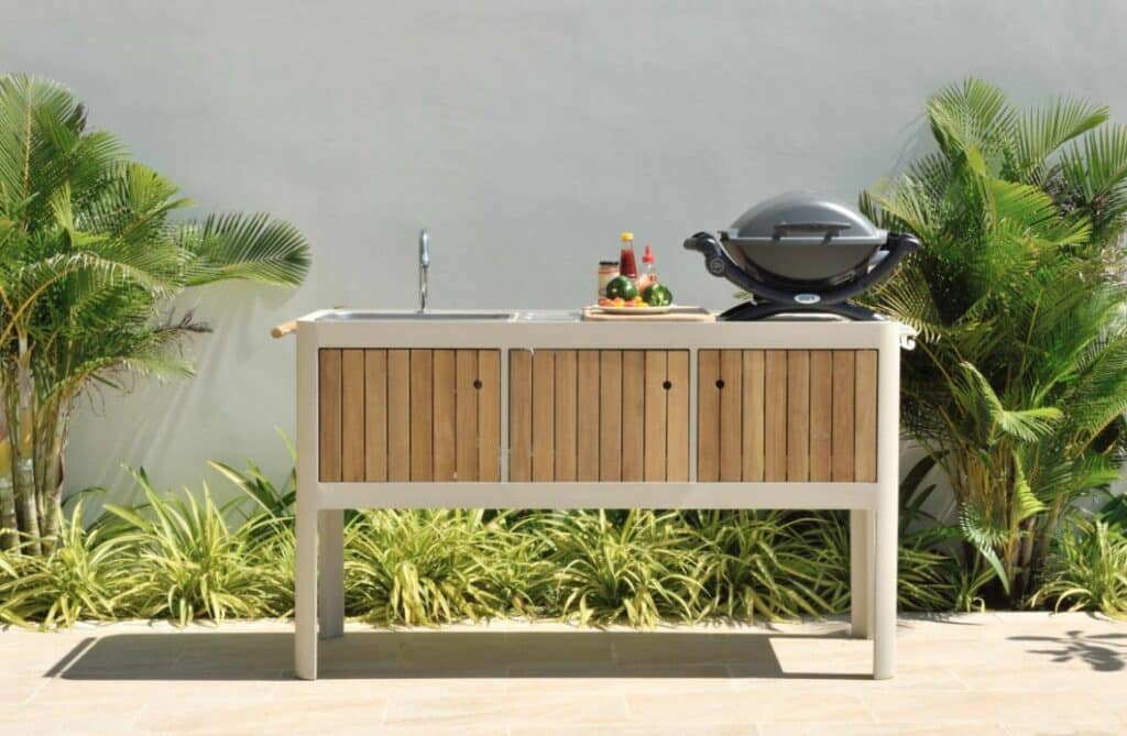 Nova Design & Build - Bucatarie exterioara - Portals Light